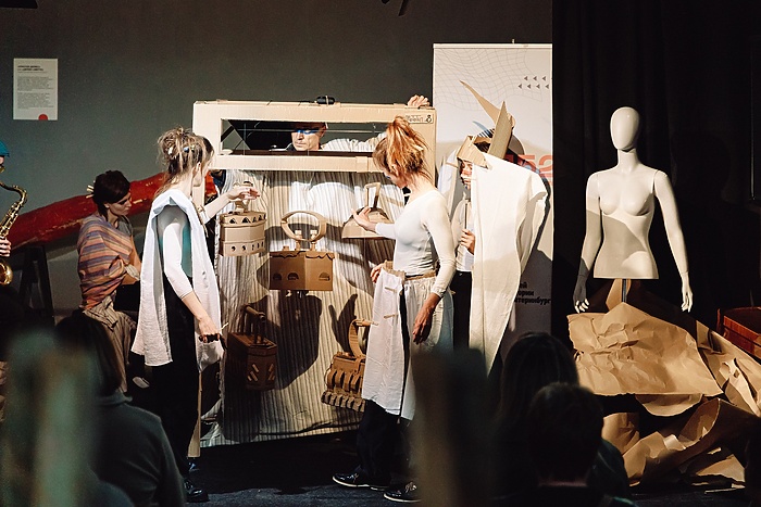 Жителей Екатеринбурга научат создавать декорации, которые парят в воздухе