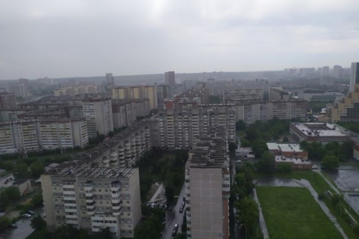 Свердловскую область накроют ливни и крупный град