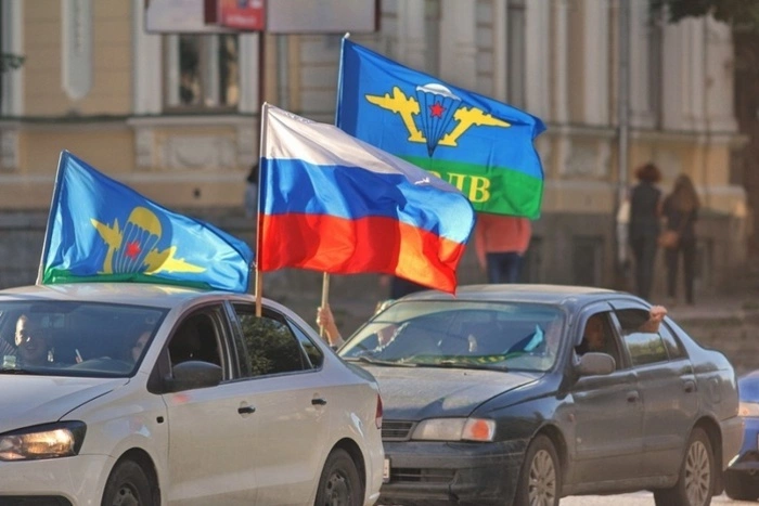 В Екатеринбурге депутата будут судить за шествие в День ВДВ