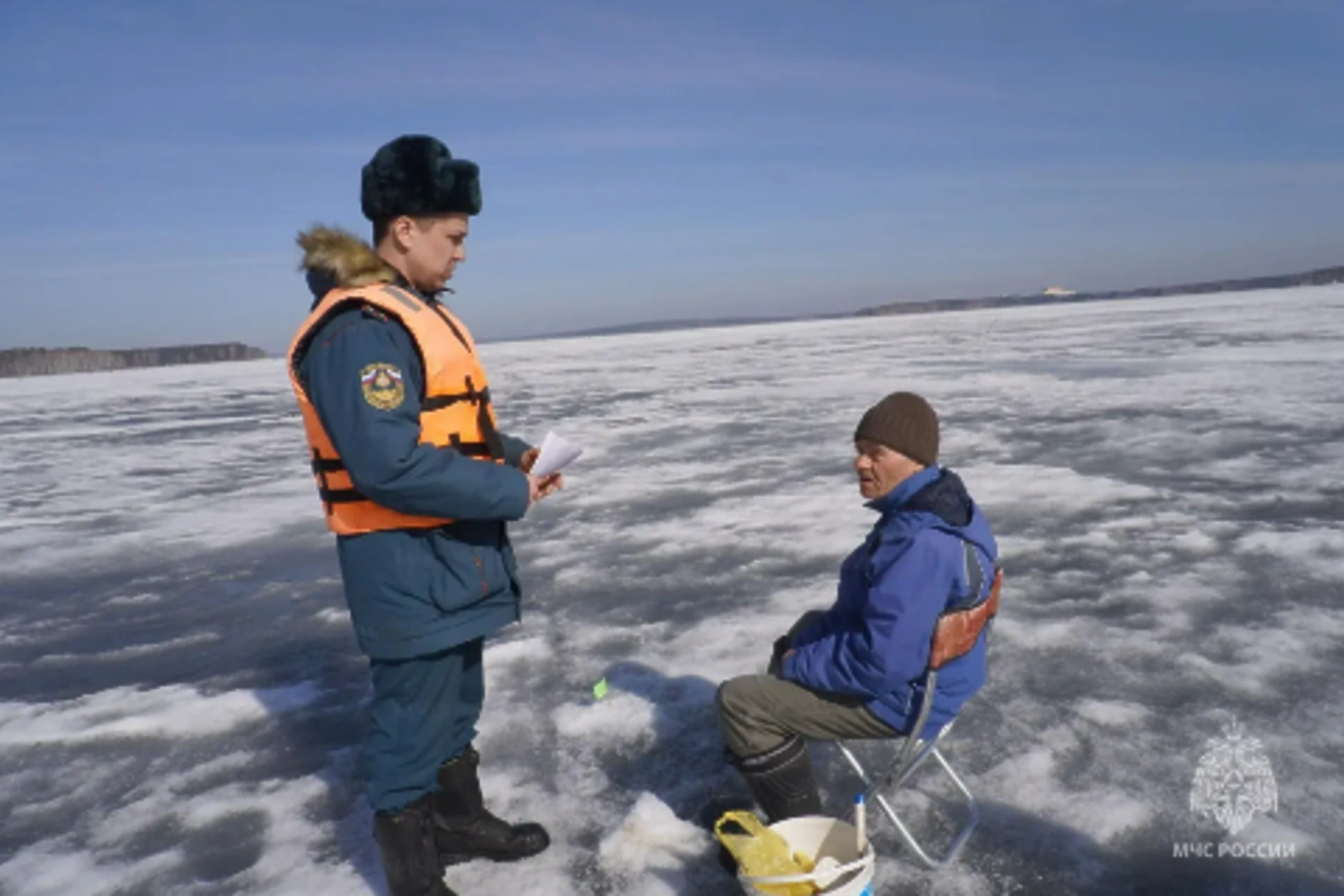 Мужчина погиб на Белоярском водохранилище, провалившись под лед