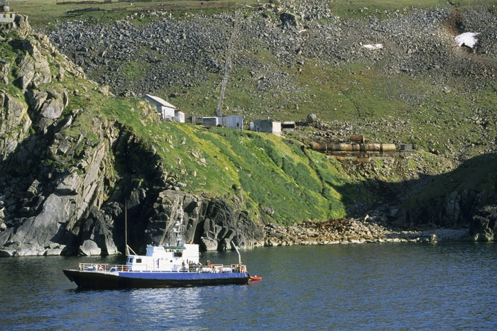 Гражданин США приплыл на лодке с Аляски и попросил политического убежища в РФ