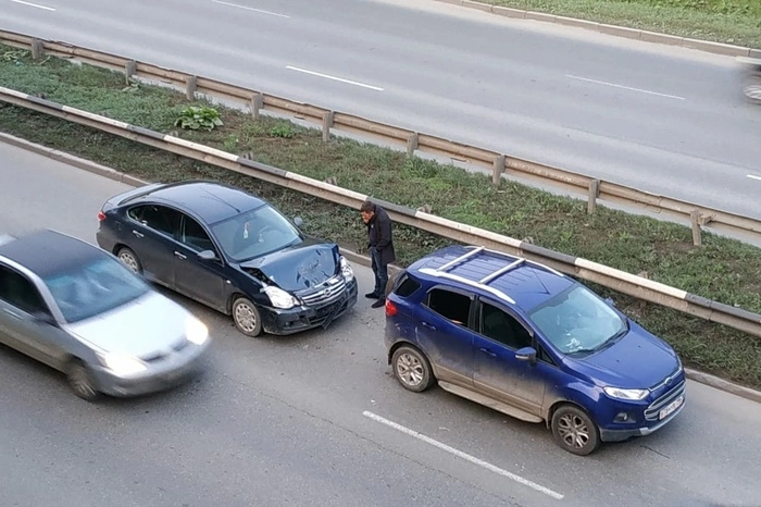 В УГИБДД объяснили, почему участники ДТП осложняют движение, боясь разъехаться