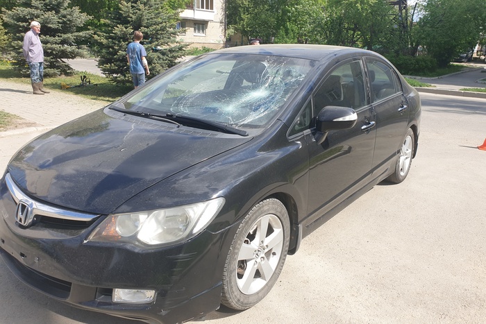 В Екатеринбурге иномарка сбила подростка на велосипеде