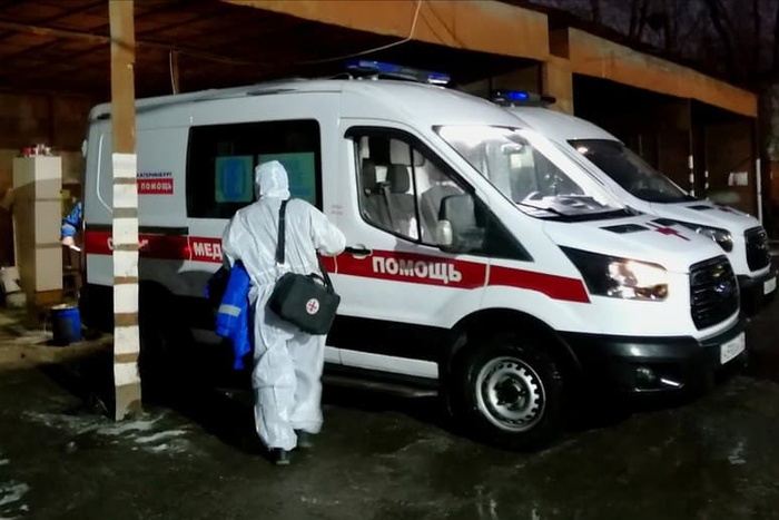 В екатеринбургскую больницу попал 3-летний мальчик, заразившийся ковидом и оставшийся без мамы