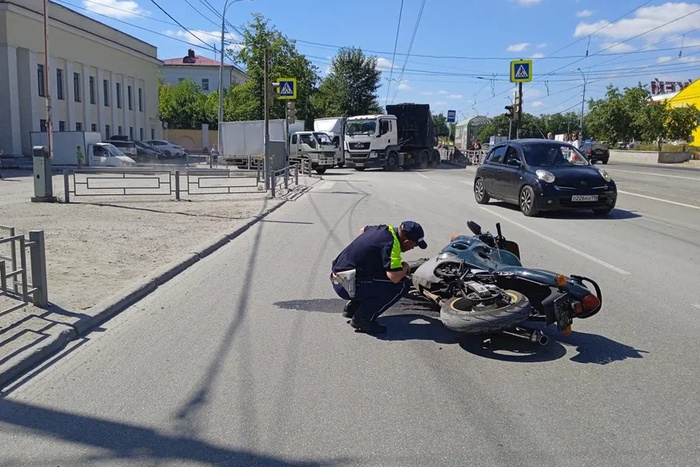 Мотоциклист погиб в столкновении с машиной инкассаторов в Каменске-Уральском