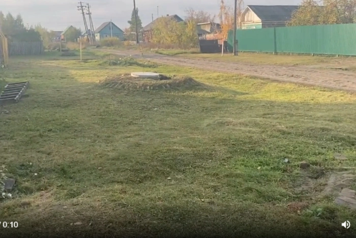 Двухлетняя девочка утонула в колодце в Омской области