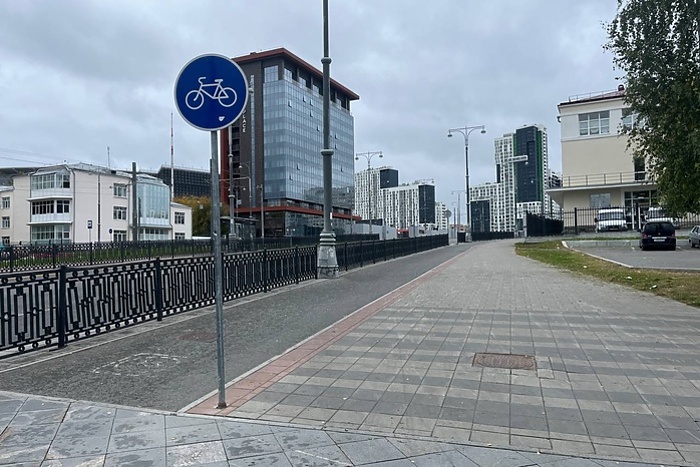 Общественный транспорт в Екатеринбурге изменит свои маршруты из-за перекрытий