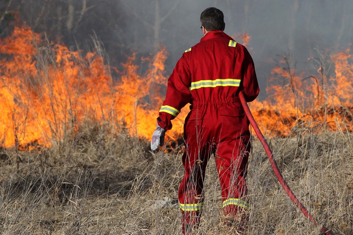 Лесные пожары отрезали канадский Мак-Мюррей от остальной части страны