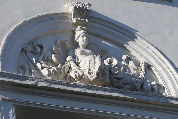 В Москве обнаружился новый образец варварской реставрации (ФОТО)