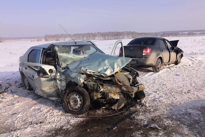 В Свердловской области в ДТП погиб водитель, два человека получили травмы