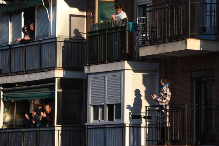 «Изоизоляция» во Франции: Врачи парижского госпиталя воссоздали «Тайную вечерю»