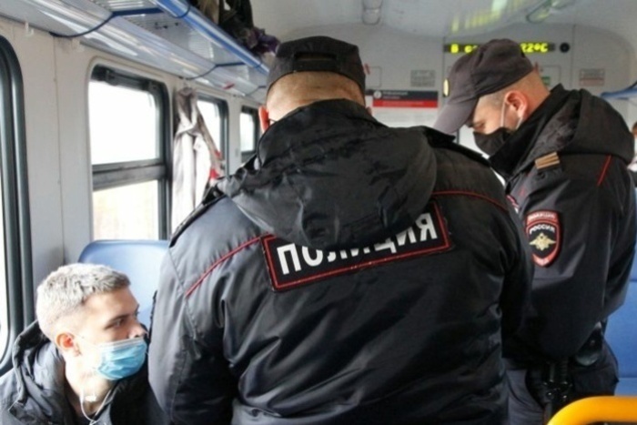 Сбежавшую из дома девочку из Нижнего Тагила сняли с поезда в Кирове
