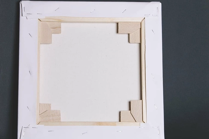 Копии картин, украшающих екатеринбургский «Дубровин», оказались фейком