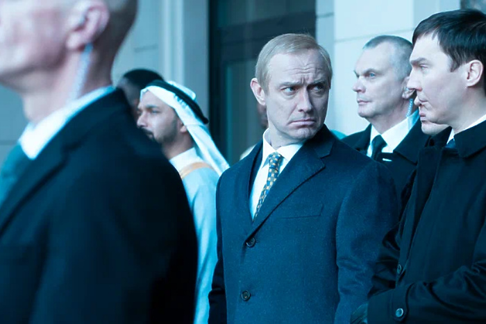 В России готовятся к показу фильма «Кремлевский волшебник» с Джудом Лоу