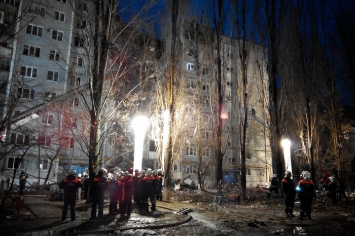 Людей продолжат искать среди обломков обрушившегося дома в Волгограде