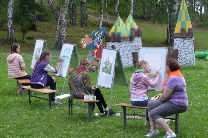Запись в детские лагеря стартует 1 апреля в Екатеринбурге