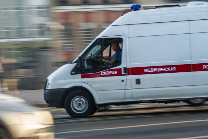 В Екатеринбурге толпа неизвестных избила двух мужчин