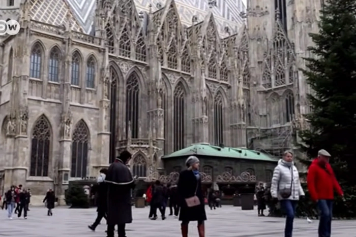 Туристам из России разрешат въезжать в Австрию по ПЦР-тесту