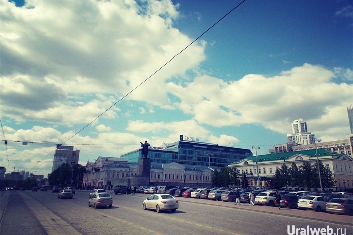 Парковку на площади 1905 года в Екатеринбурге закроют ради ярмарки