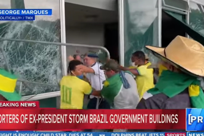 Болсонару осудил беспорядки, устроенные его сторонниками в Бразилиа