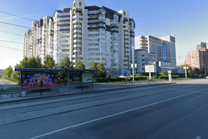 В Екатеринбурге на остановке общественного транспорта обнаружили труп мужчины
