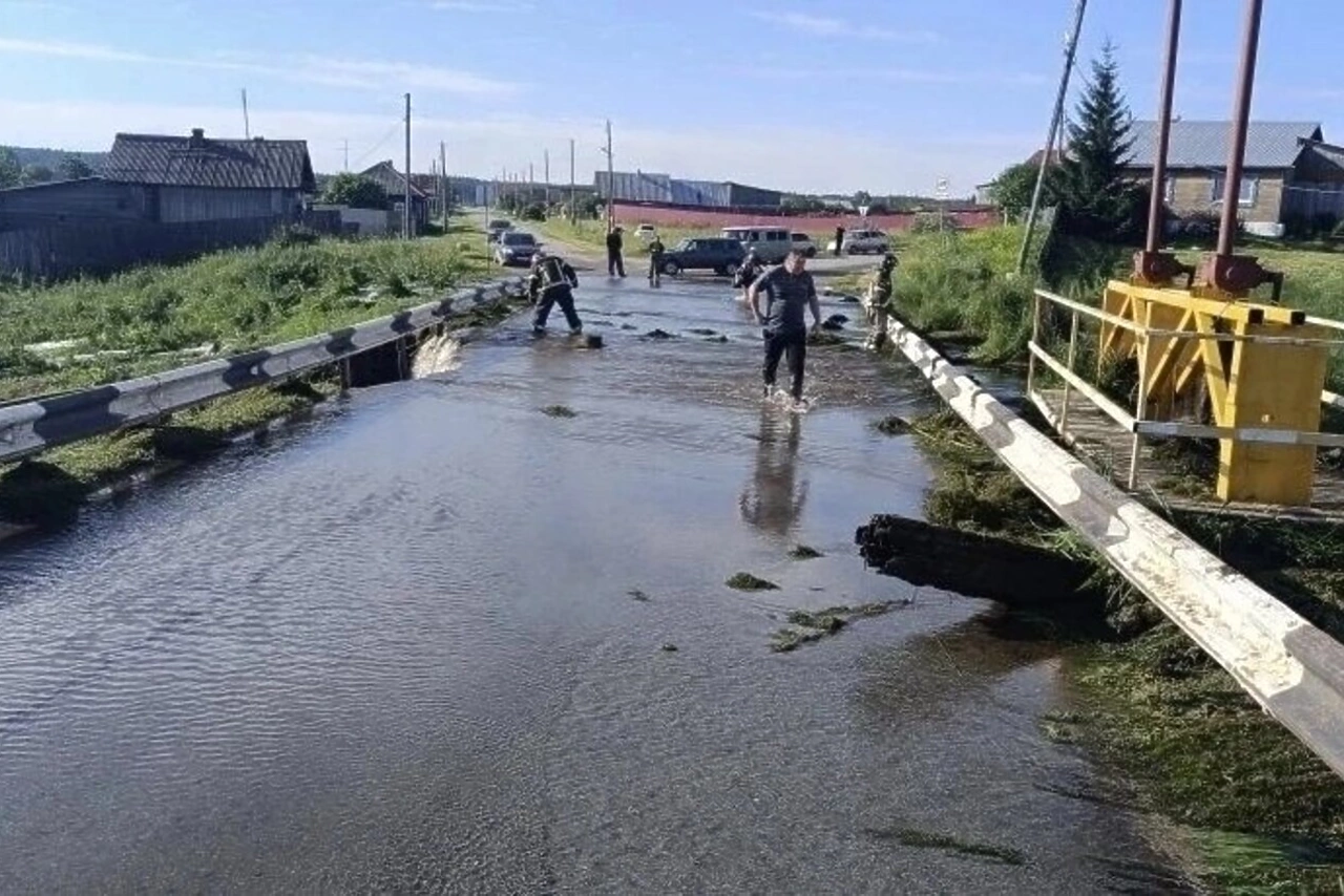 Серовский тракт сильно подтопило из-за сильных дождей