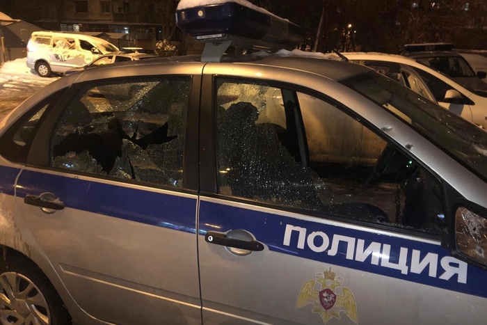 В Краснодаре в патрульном автомобиле пытались застрелить двух росгвардейцев