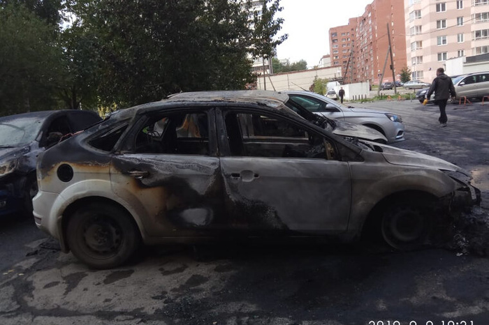 У главного недруга шансонье Новикова сожгли автомобиль