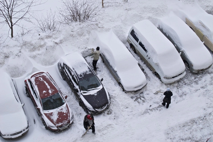 Консилиум врачей обсудит действия по спасению ребенка, засыпанного снегом