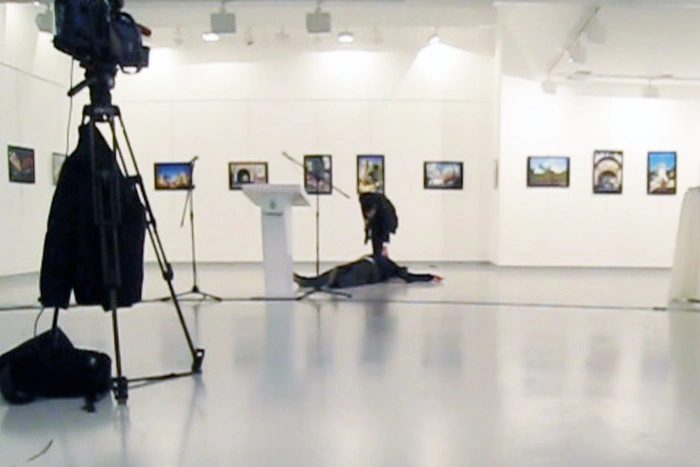 У убийцы российского посла нашли книги про «Аль-Каиду» и гюленистов