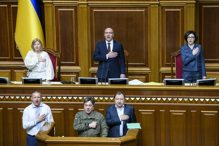 Против спикера Рады завели дело после видео в бассейне отеля в Катаре
