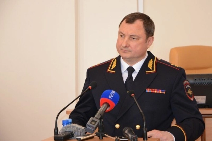 Пользователи Сети предположили, кому приходится сыном виновник ДТП на Малышева