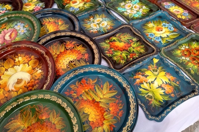 Тагильская роспись подносов получила грант от Владимира Путина