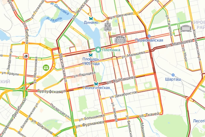 Екатеринбург встал в 10-балльные пробки
