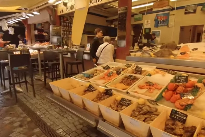 «Ударил локтем в нос!». Проживающая во Франции россиянка рассказала о нападении украинцев на ее отца