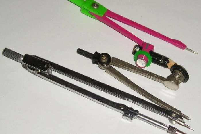 Свердловская преподавательница 27 раз ударила второклассника циркулем