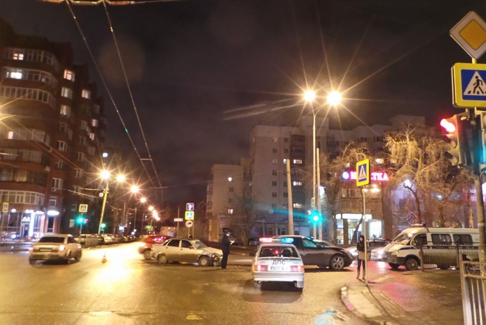 ДТП с участием двух женщин закончилось стрельбой в Екатеринбурге