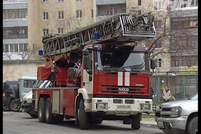 Семь детей пострадали при пожаре в общежитии в Свердловской области