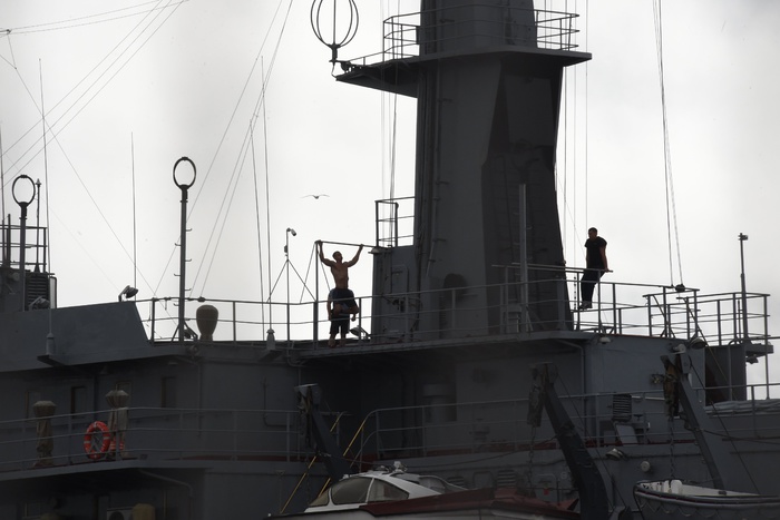 Экипажам «Мистралей» предложат службу на новых кораблях ВМФ России