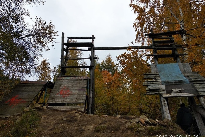 Шарташский лесопарк продолжает очищать территорию от незаконных построек