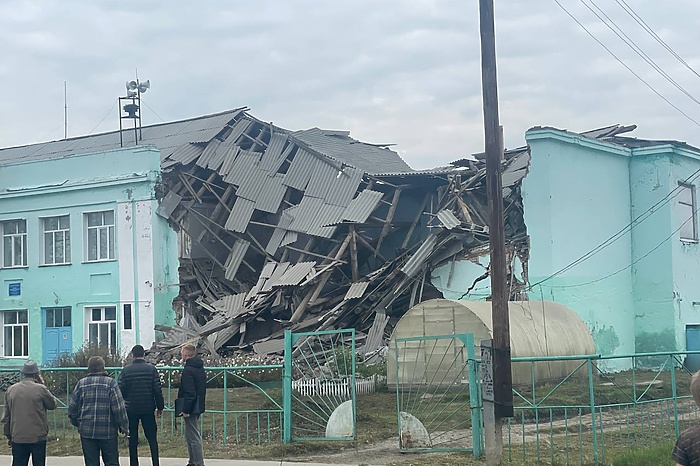 Вторая школа за выходные обрушилась в России