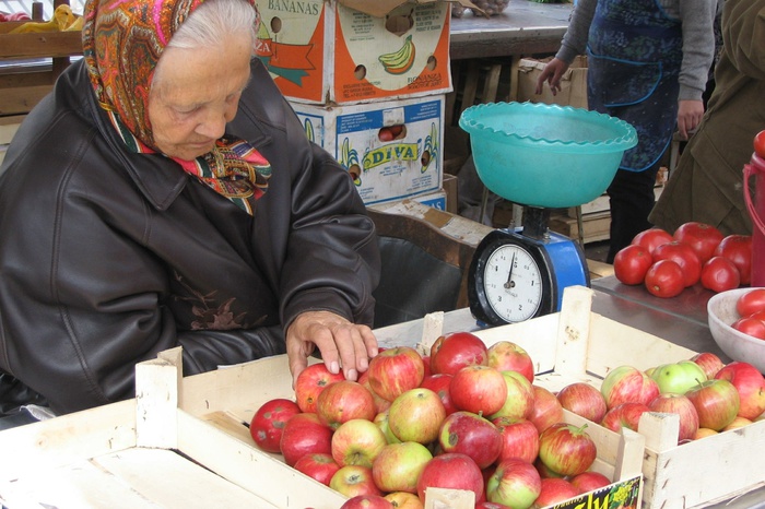Россия ограничила поставки яблок из Сербии