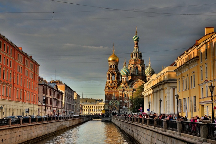 Петербург вслед за Москвой введет жесткий локдаун по коронавирусу