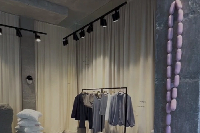 Модный бренд из Екатеринбурга сделал шарф из сосисок