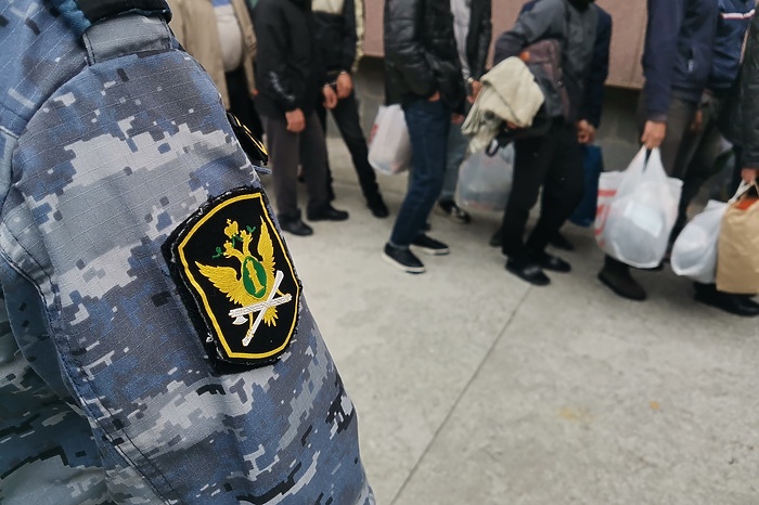 В Свердловской области несколько тысяч мигрантов легализовались по указу Путина