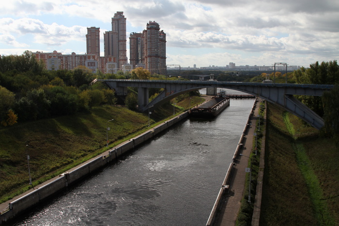 В Москве из-за провала грунта затопило тоннель на Волоколамском шоссе