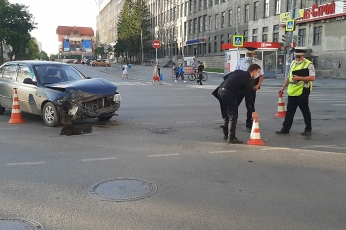 В Екатеринбурге осудили водителя, сбившего трёх человек на перекрёстке Малышева — Мамина Сибиряка