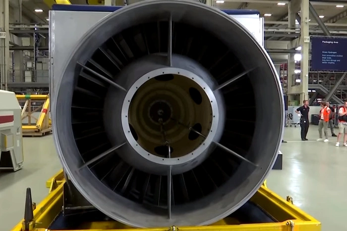 «Это британская юрисдикция». Кремль объяснил требование «Газпромом» документов на турбину