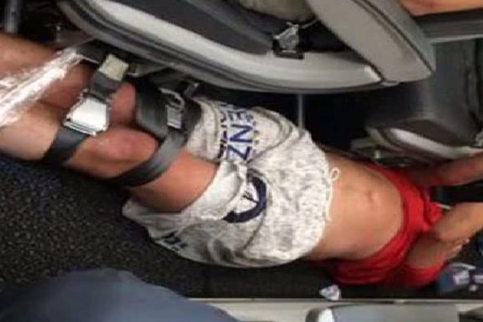 Пассажиры рейса Гонконг — Владивосток связали дебошира скотчем