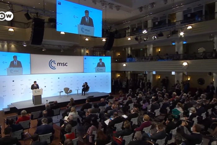 Зеленский потребовал от Запада честных ответов о возможности вступления в ЕС и НАТО